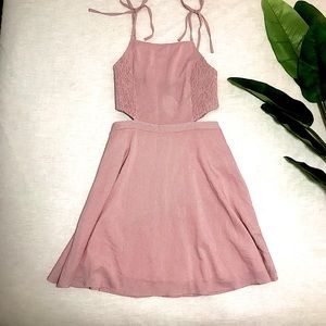 Doe & Rae - Cotton Pink Pinstripe